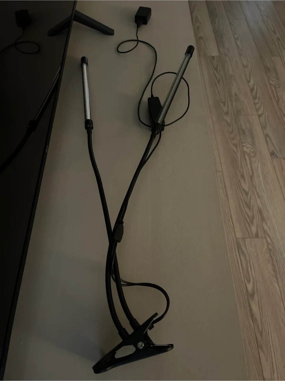 LED Plant Grow Light with Clip Plug In image indicator(2)