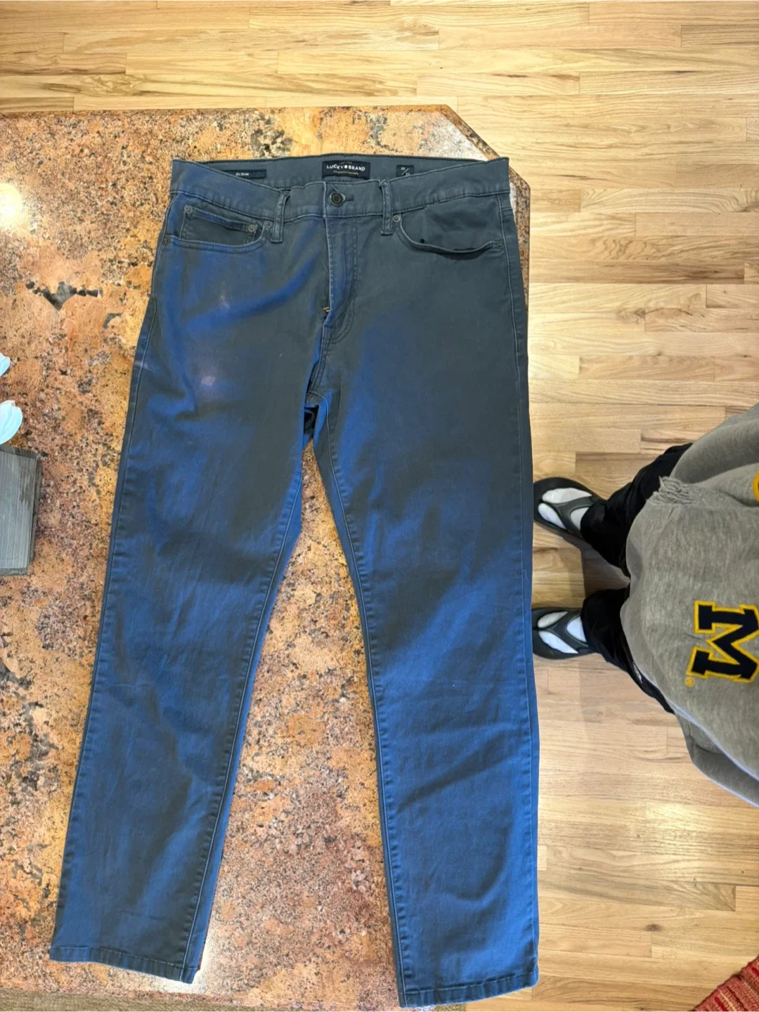 Lucky Brand 32x32 Men’s Jeans image indicator(3)