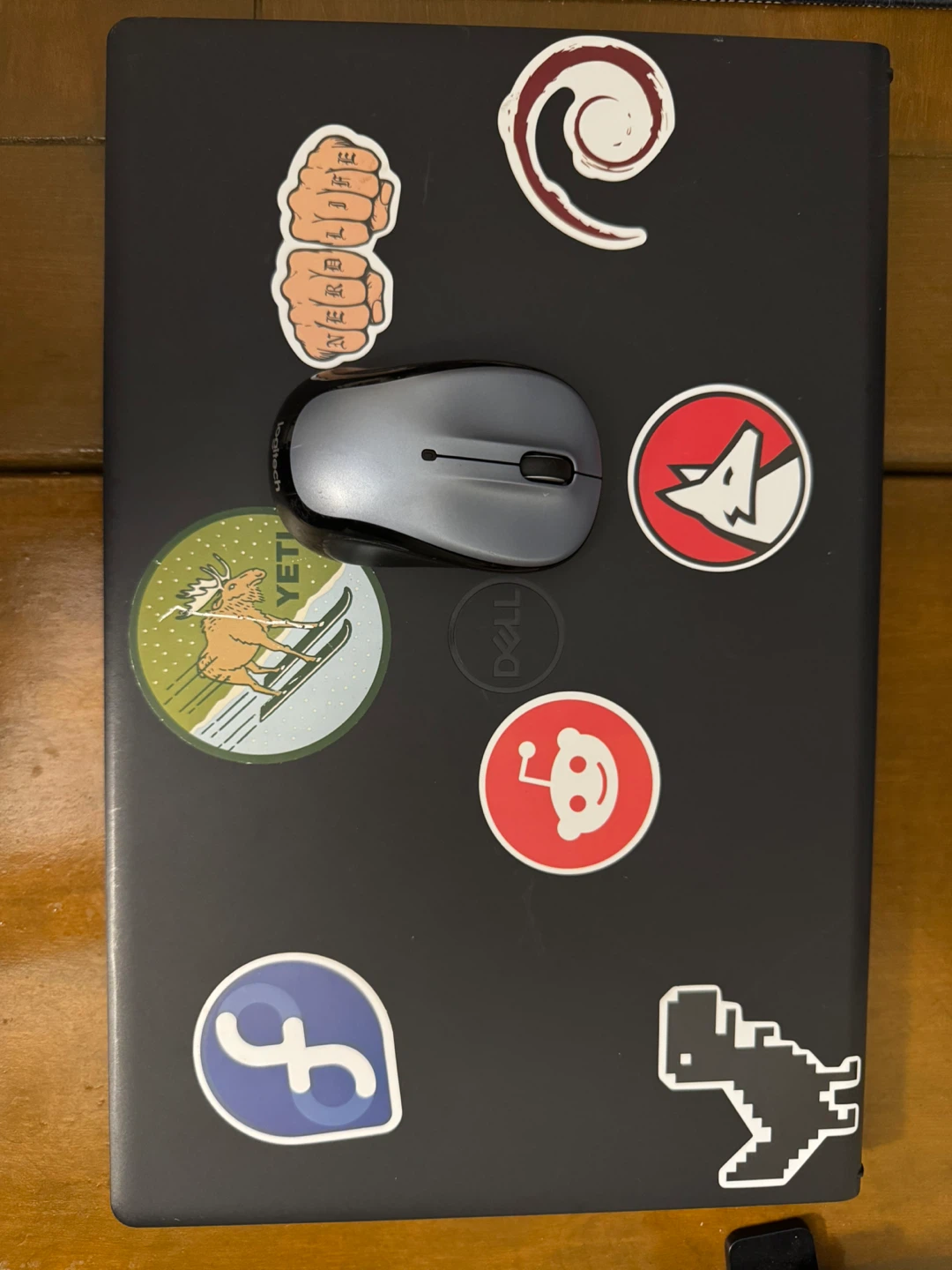Dell laptop with wireless mouse