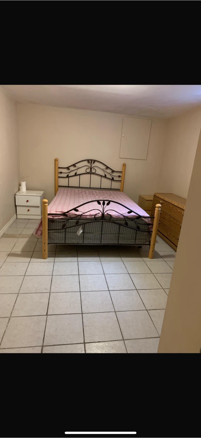 One share room in basement - photo 4