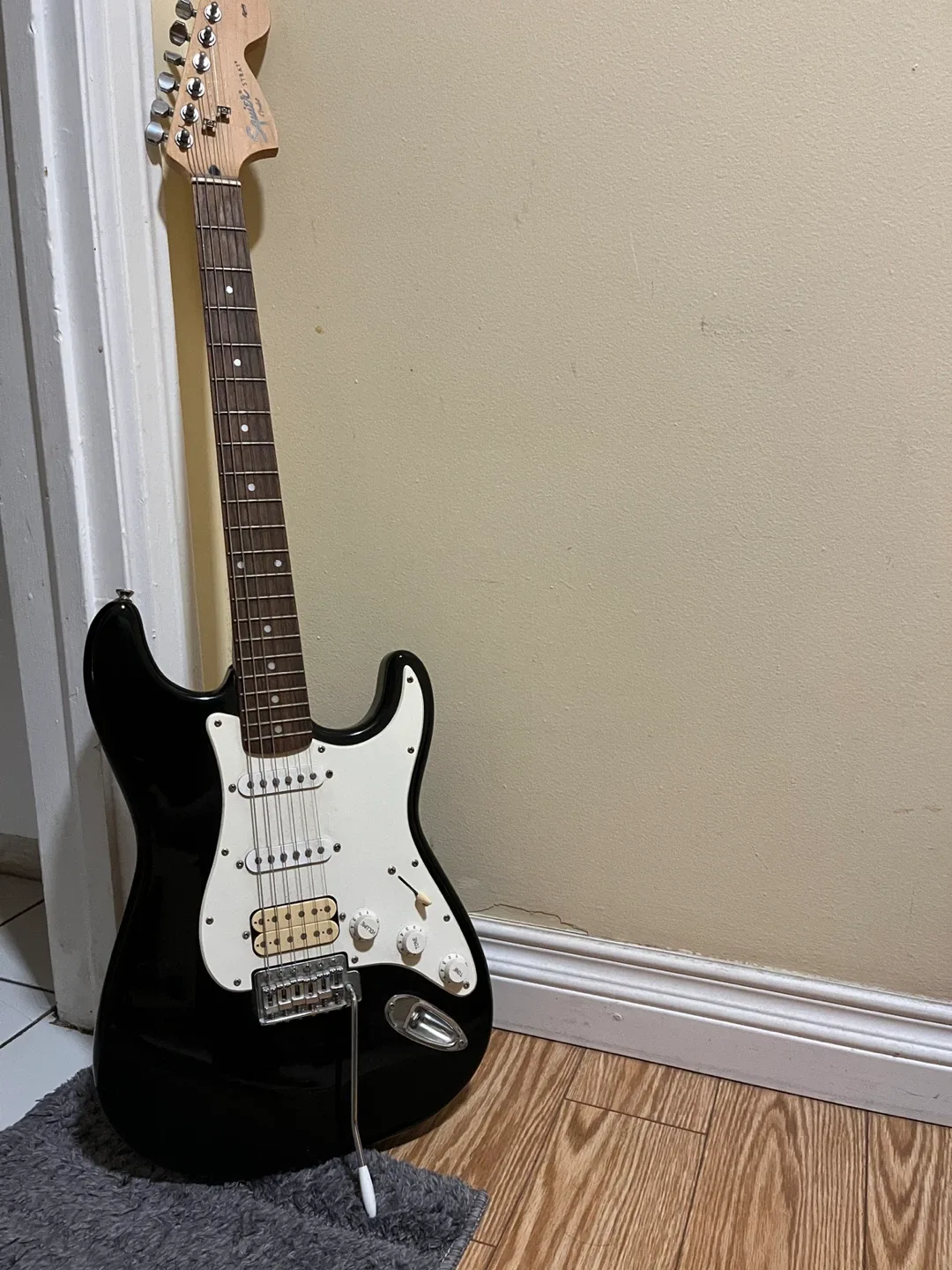 Squier Stratocaster Electric Guitar - Black