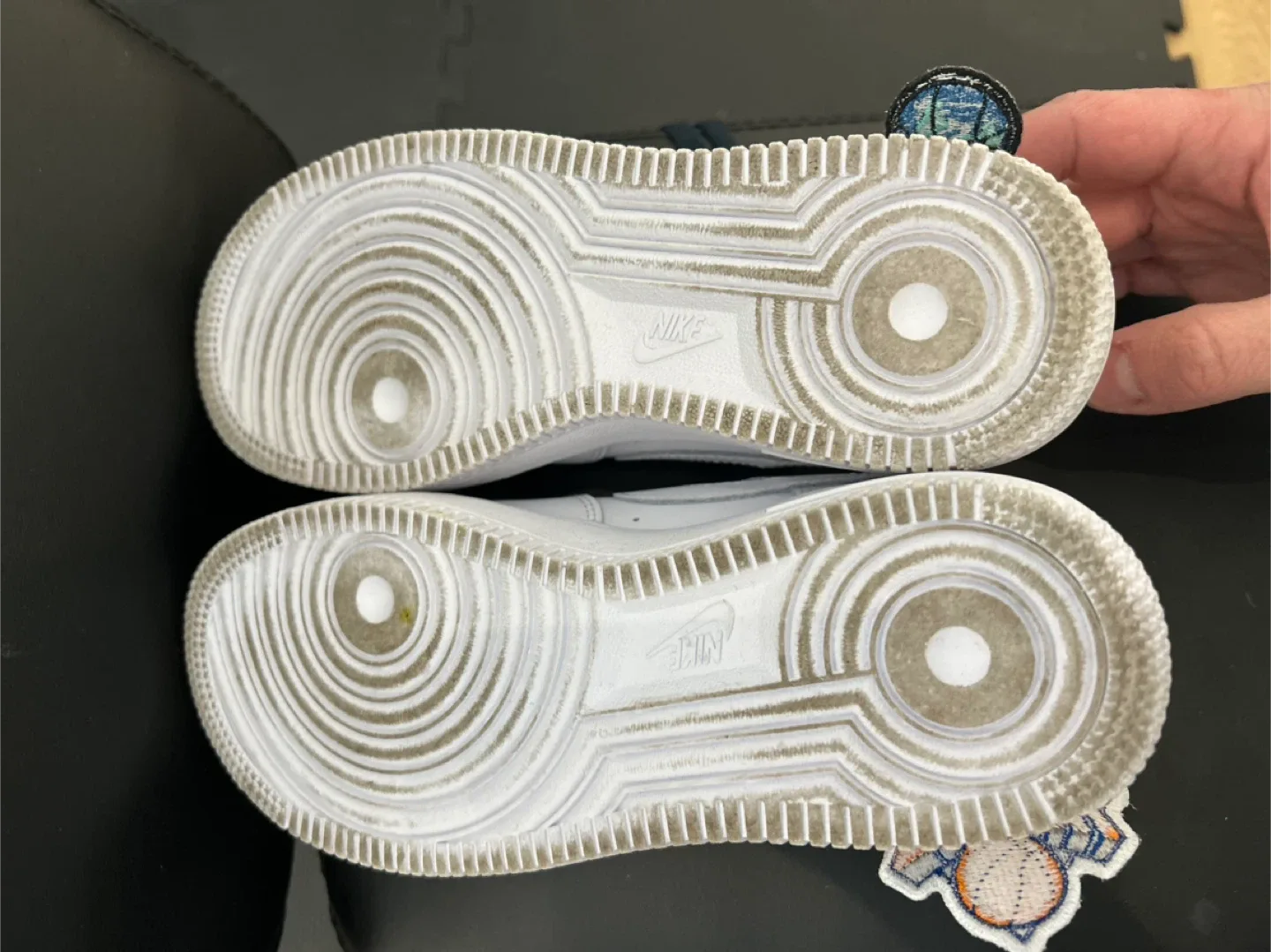 Nike Air Force 1 - Size 3.5Y image indicator(4)