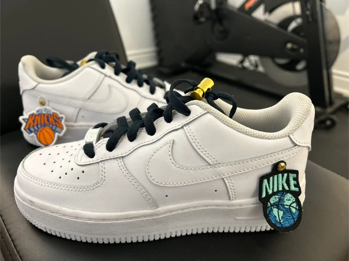 Nike Air Force 1 - Size 3.5Y image indicator(2)