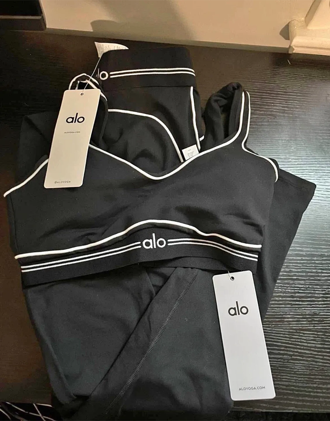 ALO Airbrush Heart Throb Bra & Legging Set