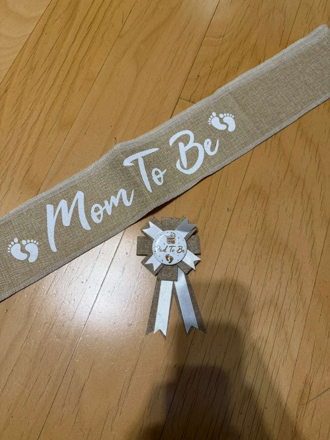 Mom To Be Sash & Dad To Be Pin Set