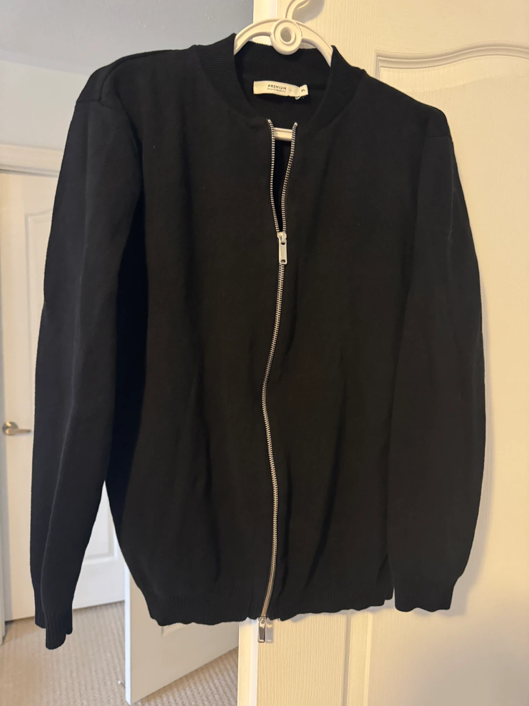 Premium Shakespeare Black XL Zip-Up Sweater