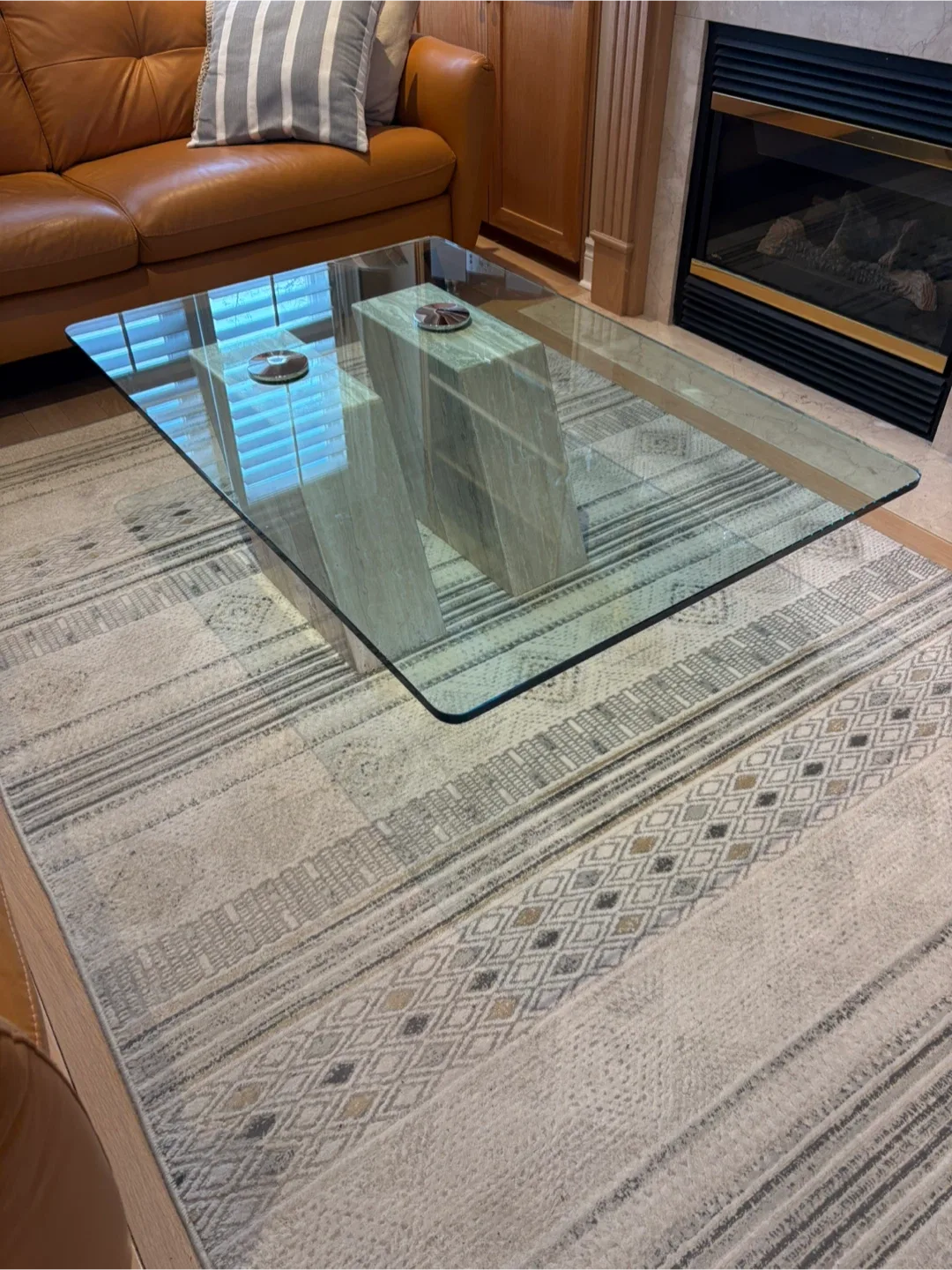 Price awarded exclusive designed coffee table image indicator(3)