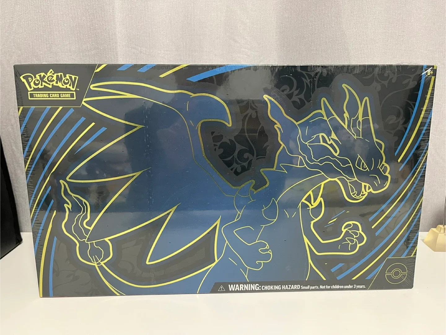 Pokemon TCG: Charizard ex Ultra-Premium Collection