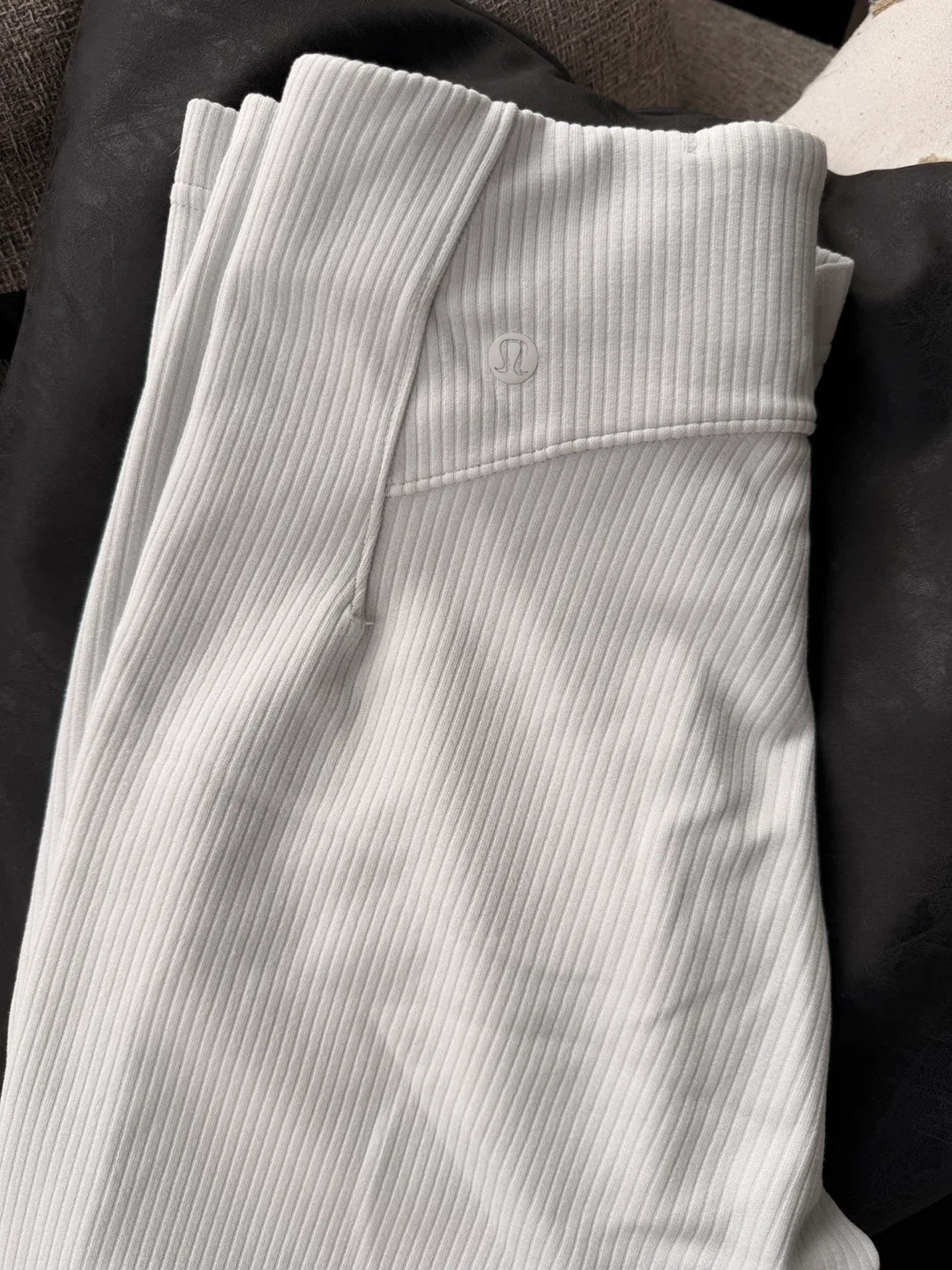 Brand new Lululemon Groove Pant Size 6