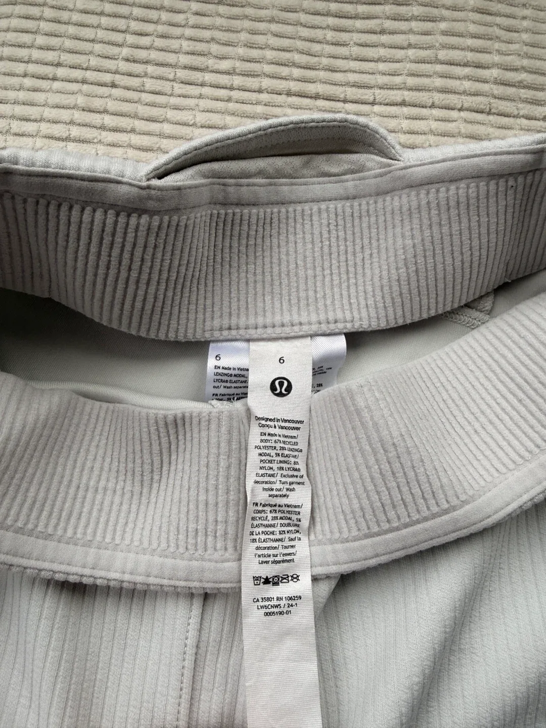 Brand new Lululemon Groove Pant Size 6 image indicator(4)