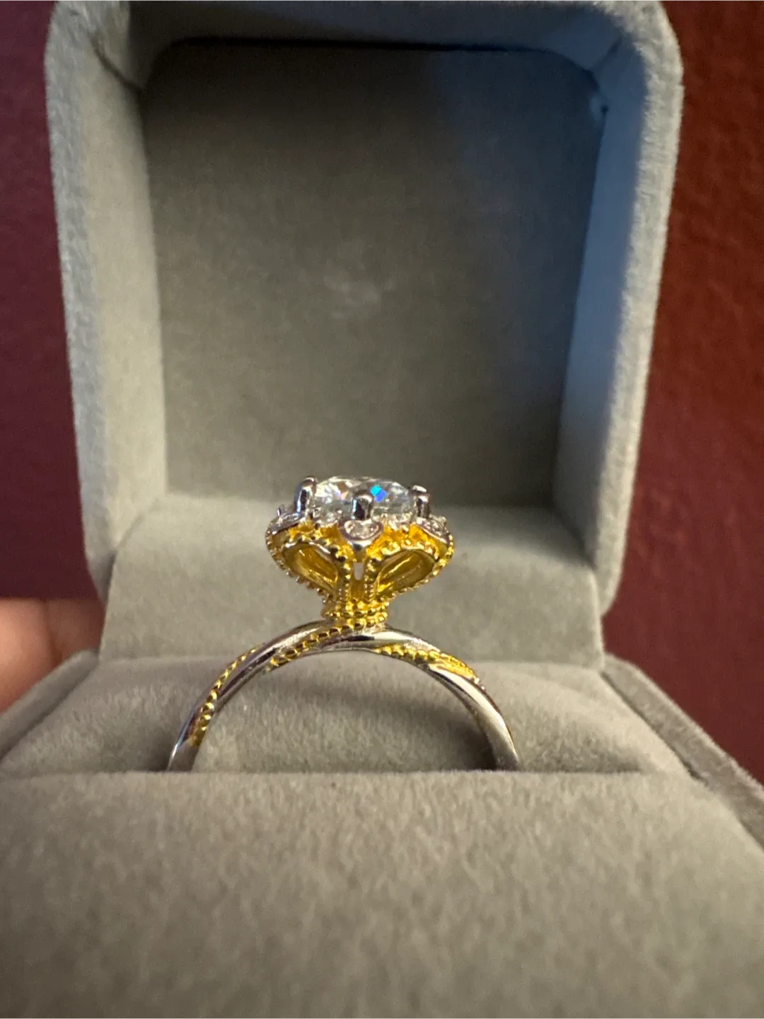 Genuine 2 carat 925 silver Moissonite Diamond Ring image indicator(2)