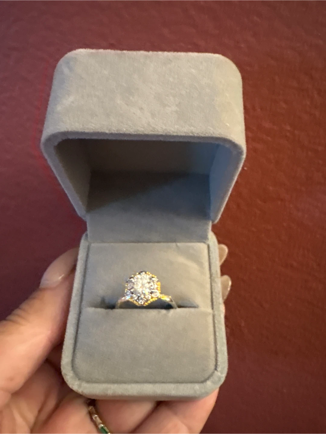 New Genuine 2 carat 925 silver Moissonite Diamond Ring