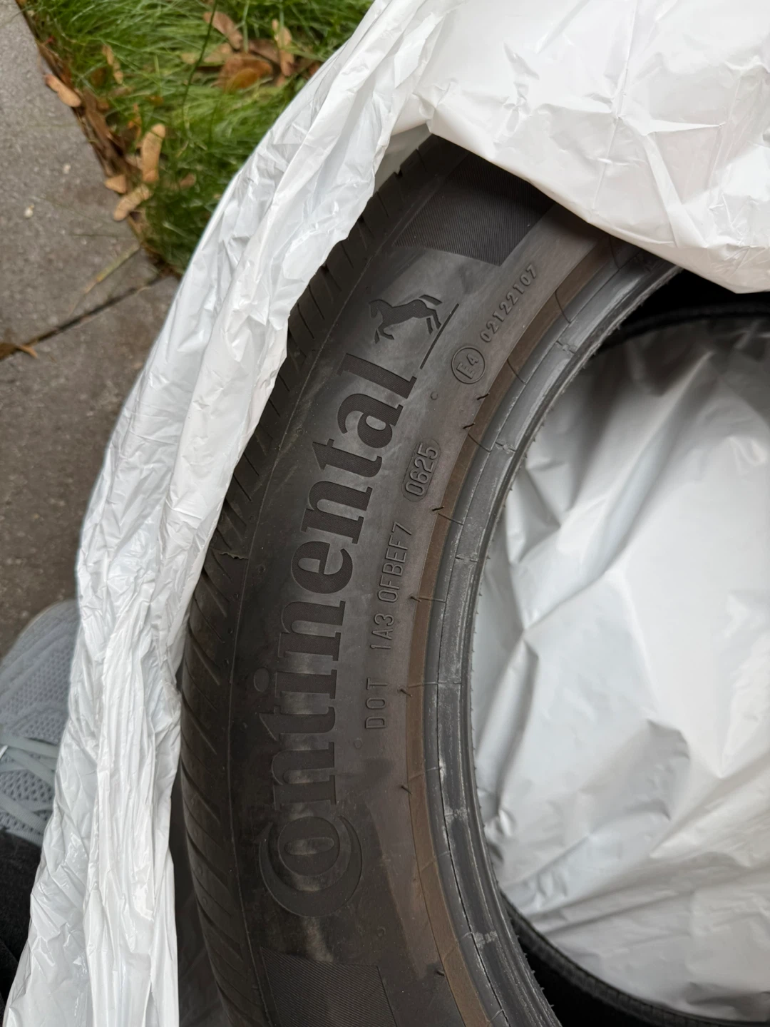 Continental 235/50R18 97W all season Tire