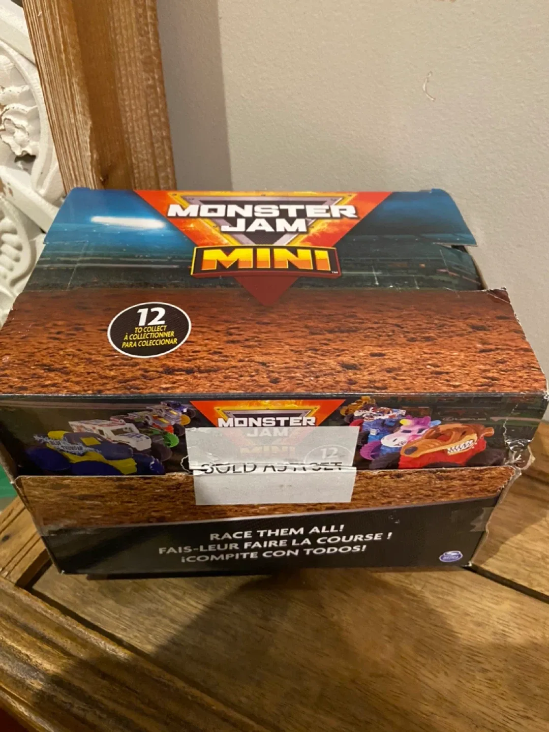 New Monster Jam, Mini Mystery Collectible Monster Trucks 12-Pack image indicator(3)