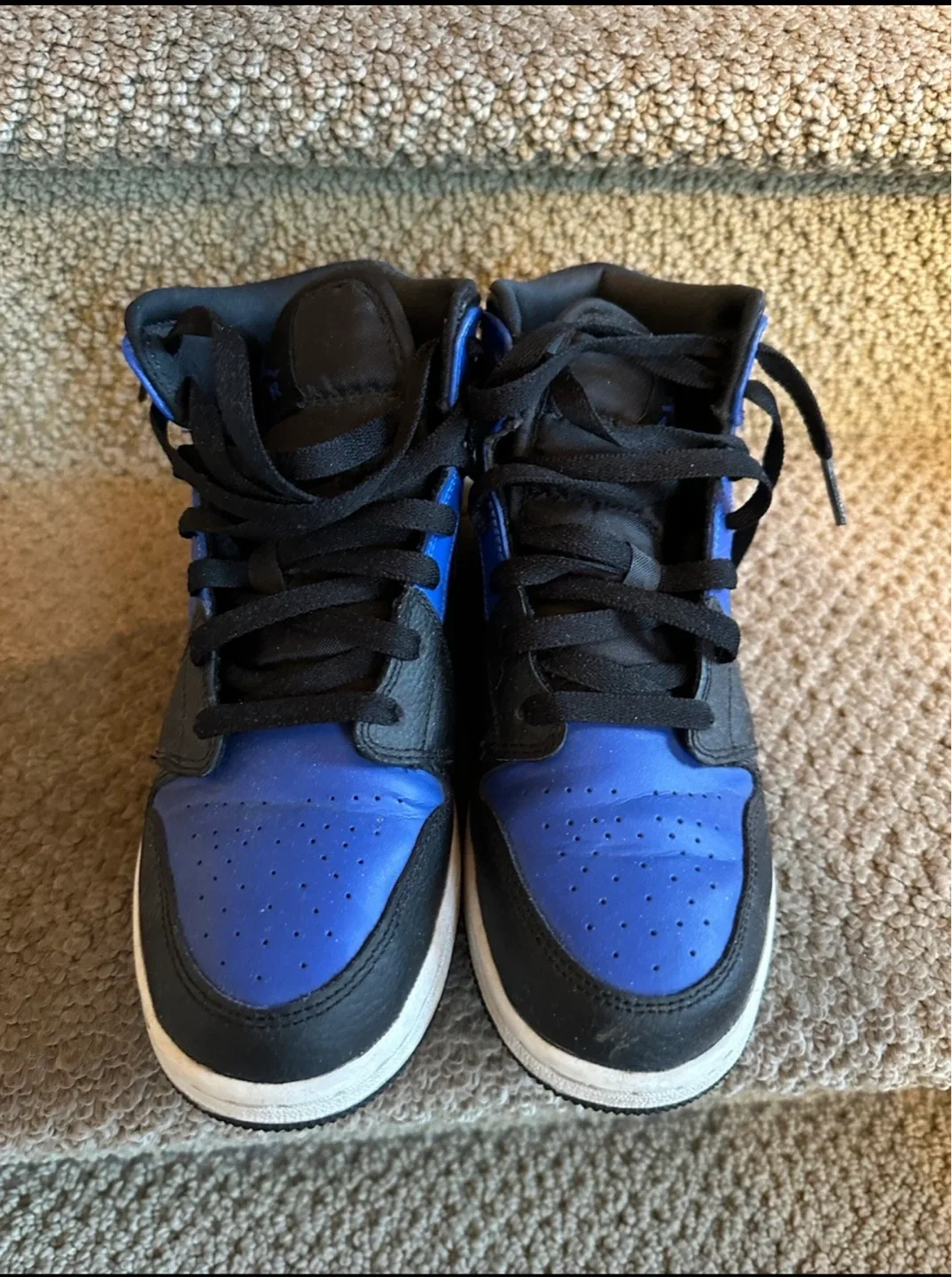 Air Jordan 1 Mid Hyper Royal Black