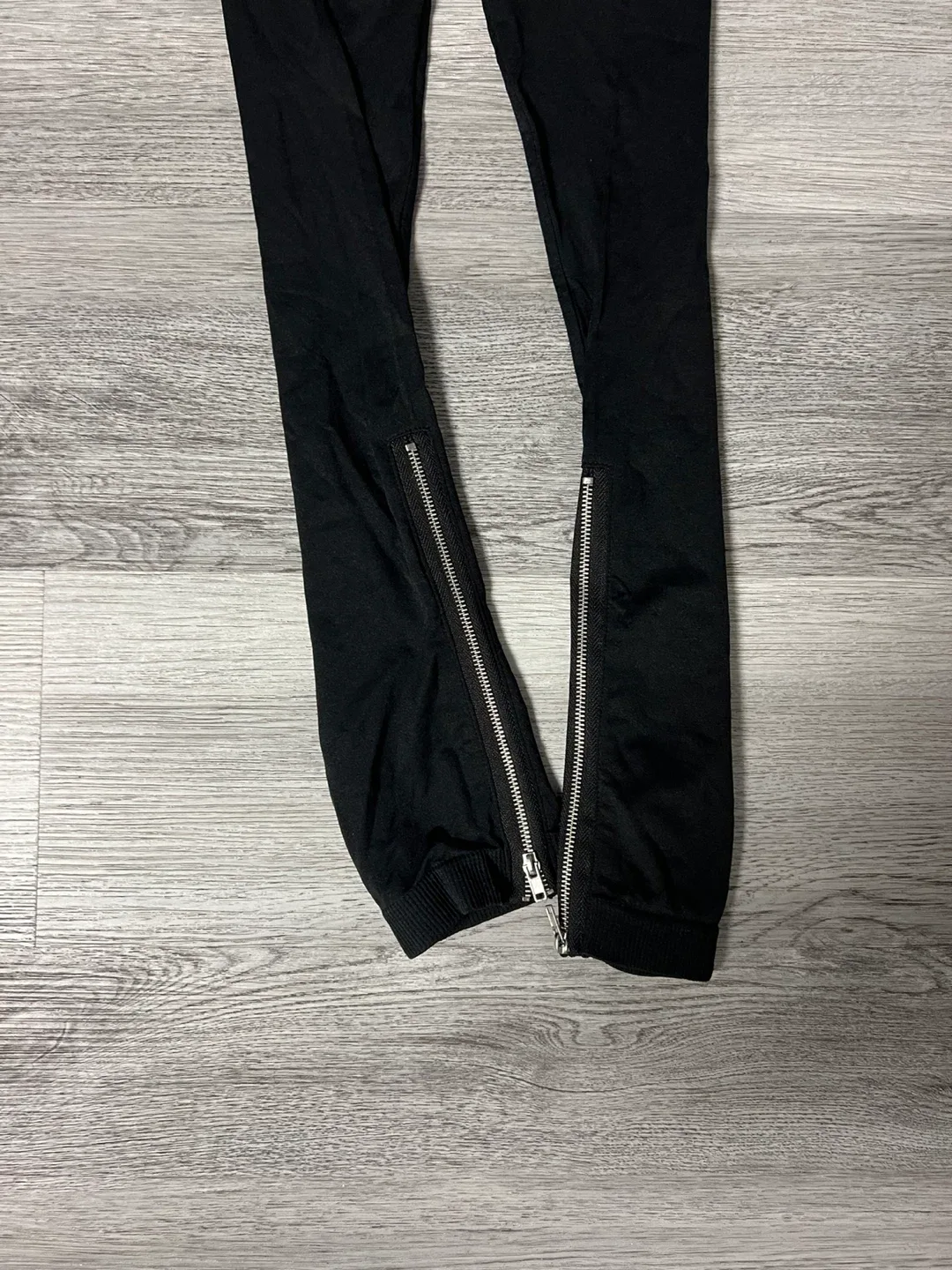 Bebe Black Zippered Leggings image indicator(2)