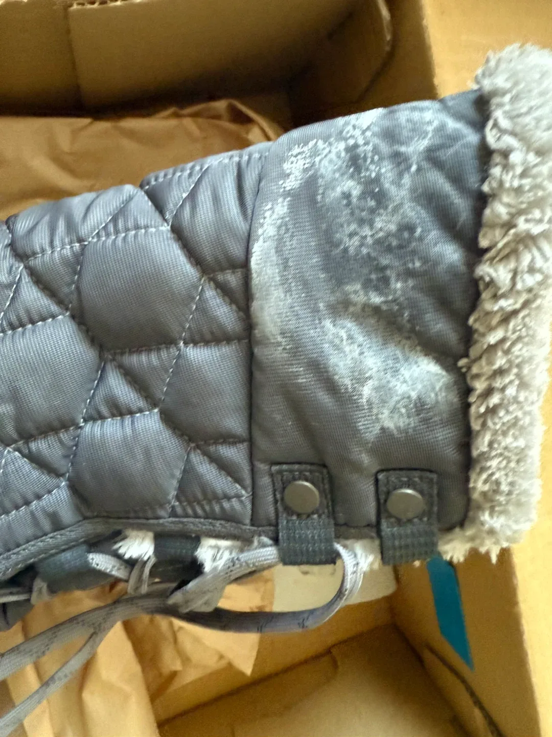 Columbia Women's BL1585-051 Winter Boots - Size 8 image indicator(4)