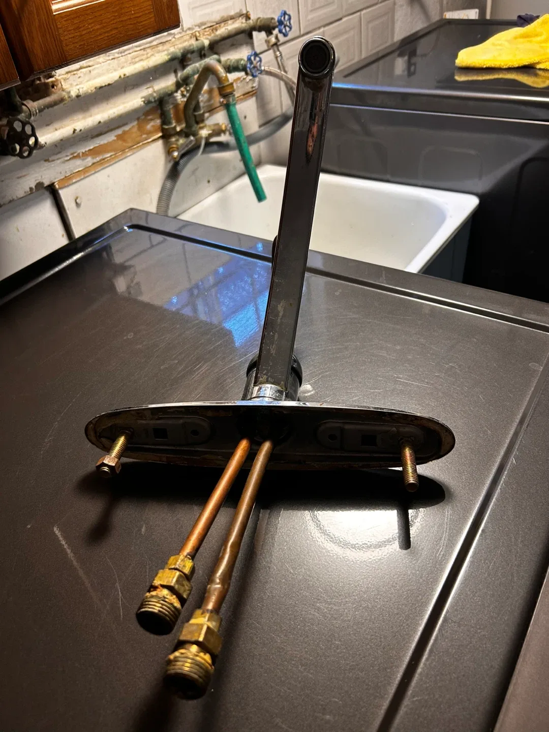 Delta Chrome Kitchen Faucet image indicator(2)