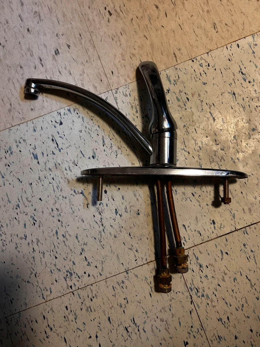 Delta Chrome Kitchen Faucet image indicator(3)