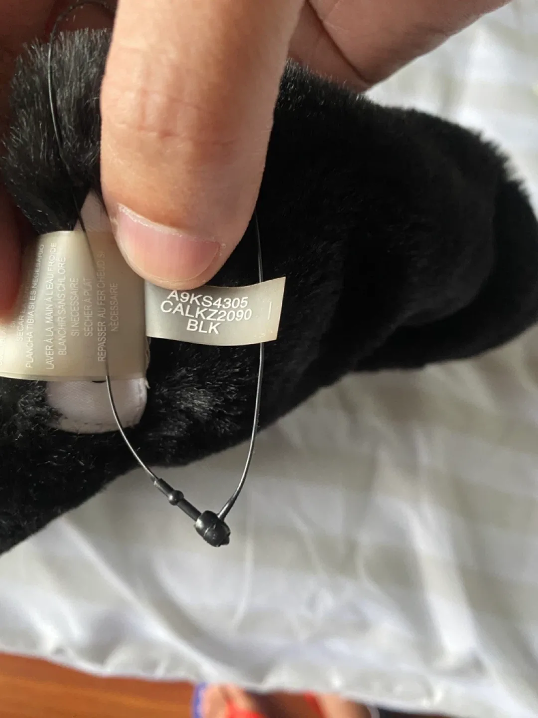 New Calvin Klein Black Faux Fur Scarf image indicator(4)