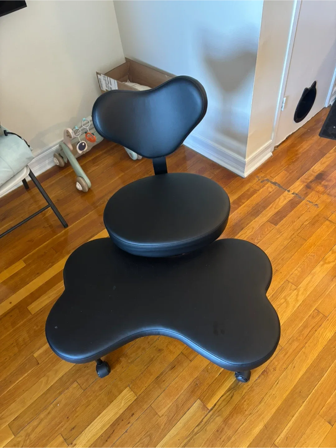 Black Kneeling Chair