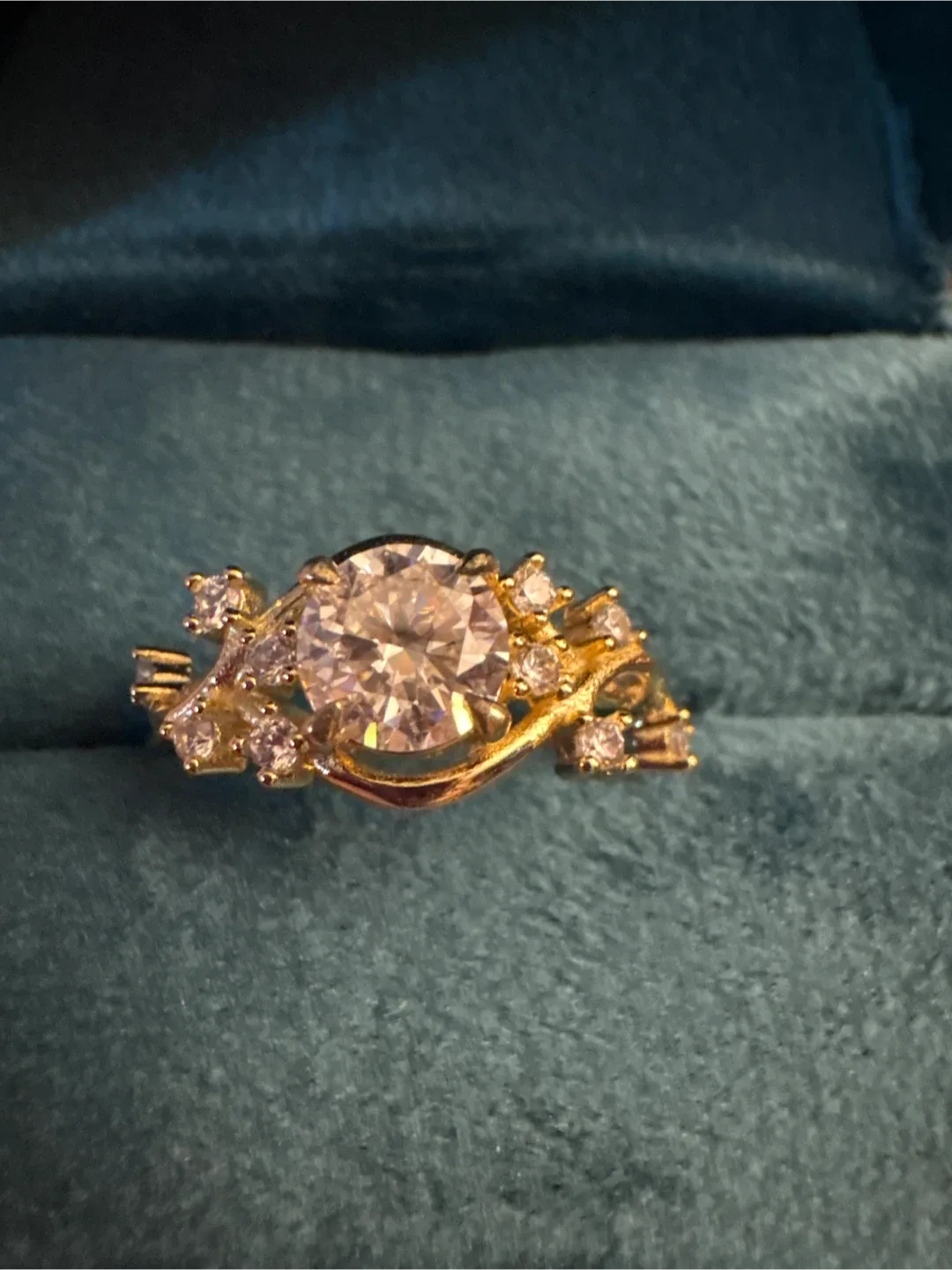 Genuine 2 Carat 925 Gold Ring  Moissonite Diamonds image indicator(2)