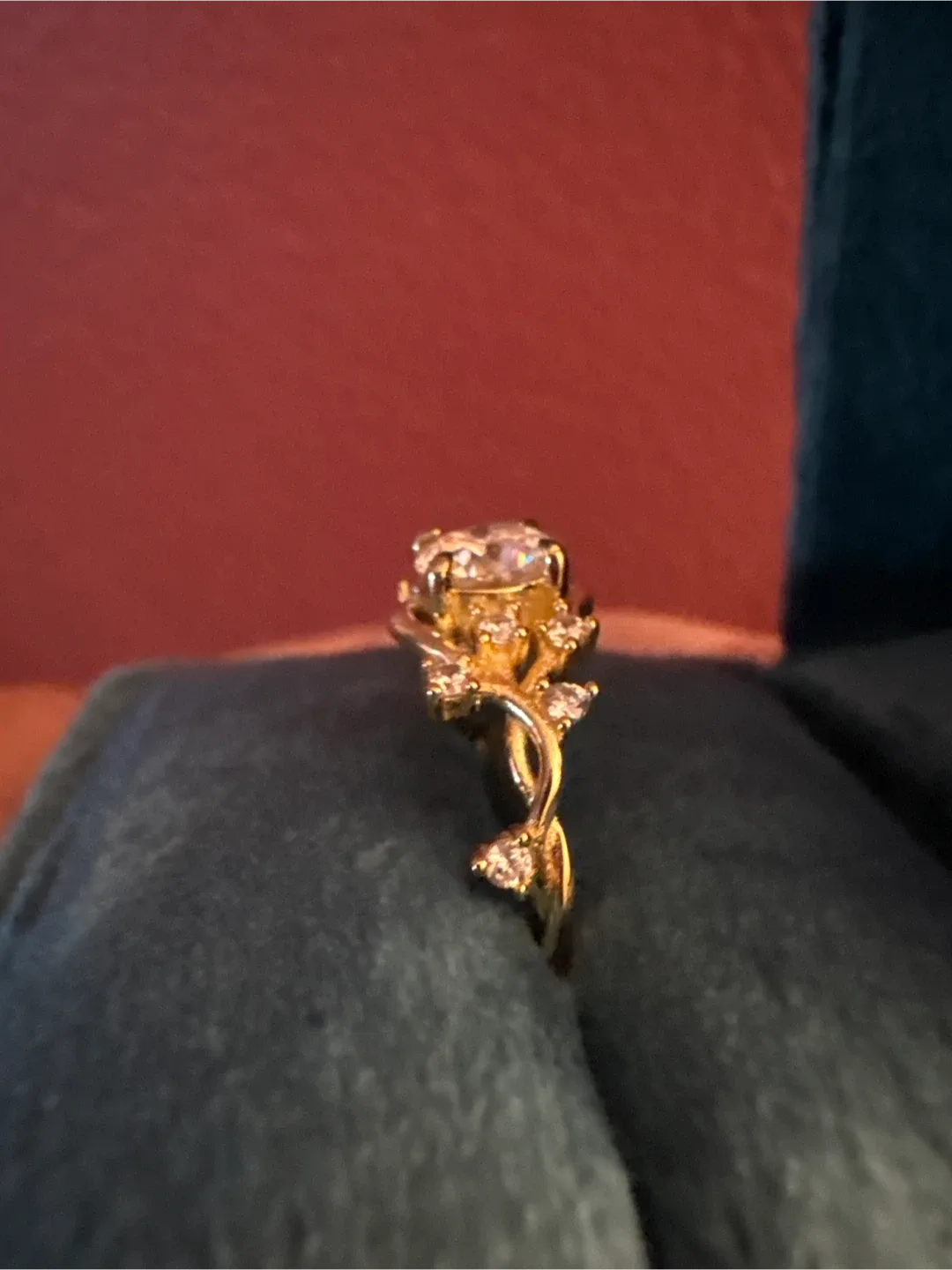 Genuine 2 Carat 925 Gold Ring  Moissonite Diamonds image indicator(3)