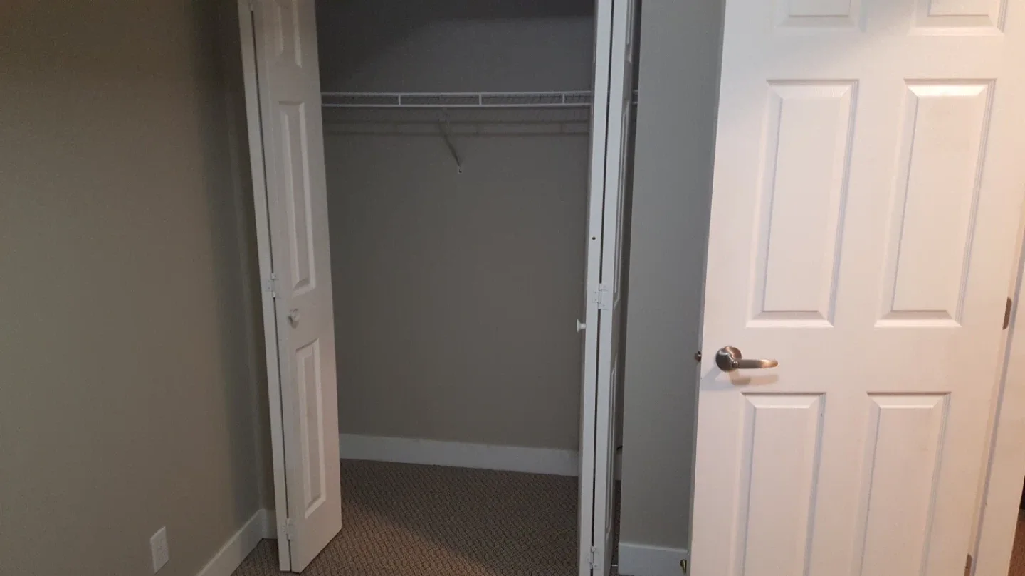 2 Bedroom 1 Full Bath Basement suite image indicator(9)