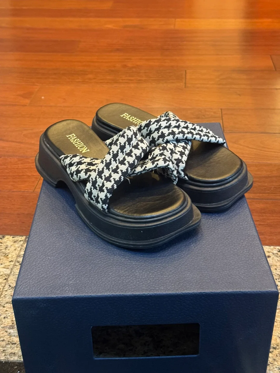 Fashion Brand Houndstooth Slides