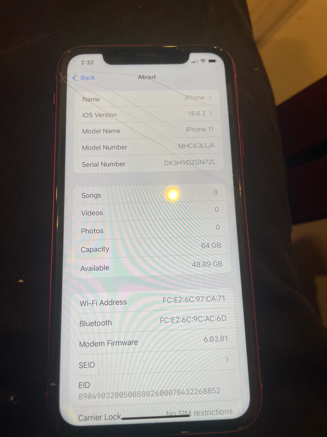 iPhone 11 - 64GB - Red - photo 2