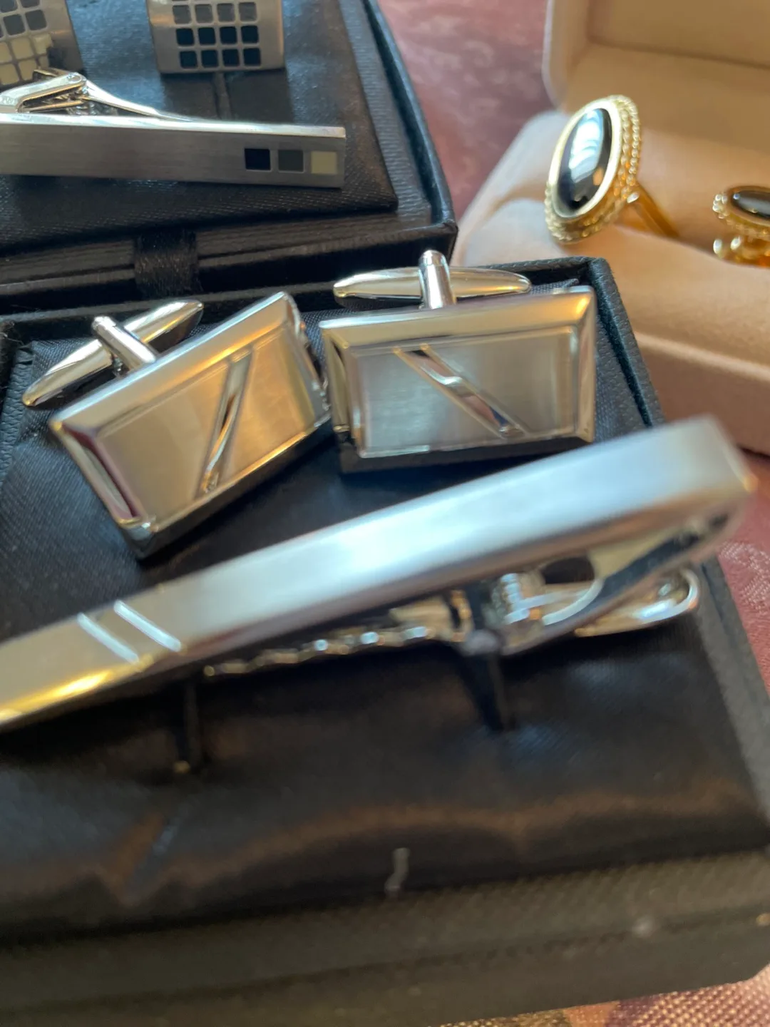 Men's Cufflinks & Tie Clip Set image indicator(3)