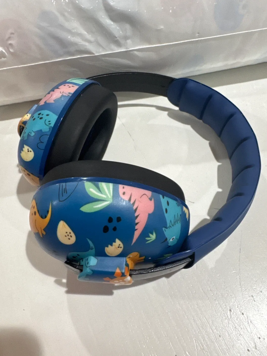 Kids Blue Dinosaur Patterned Headphones image indicator(2)