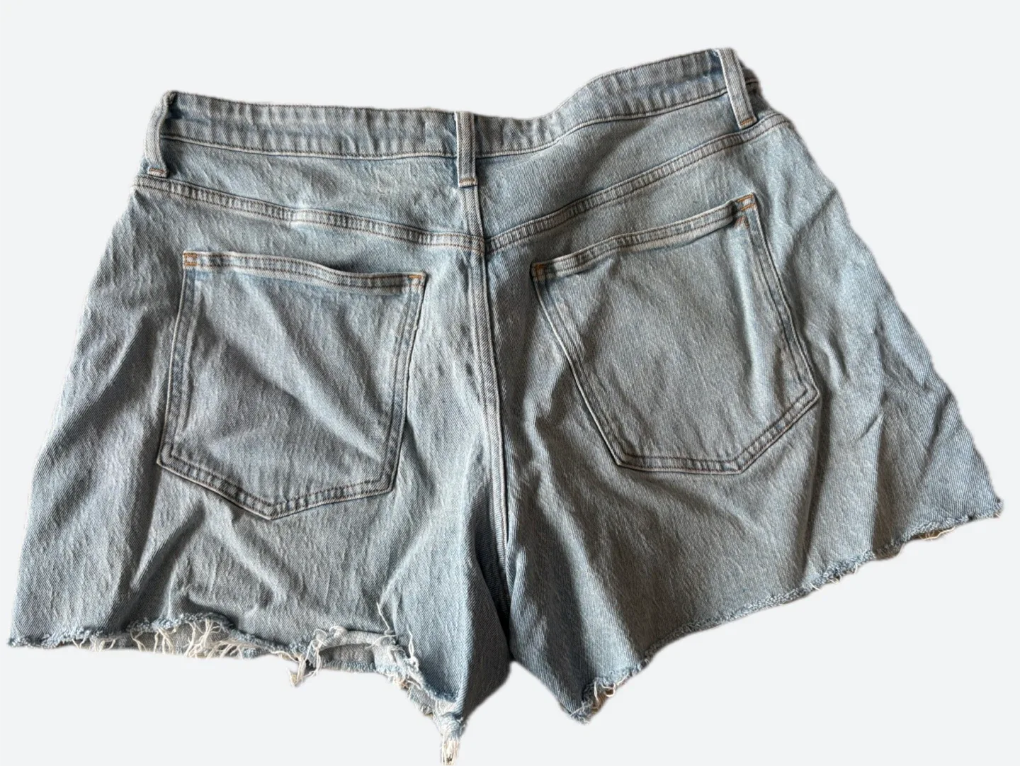 Madewell Curvy Perfect Mid-Length Jean Short - Size 32 image indicator(2)