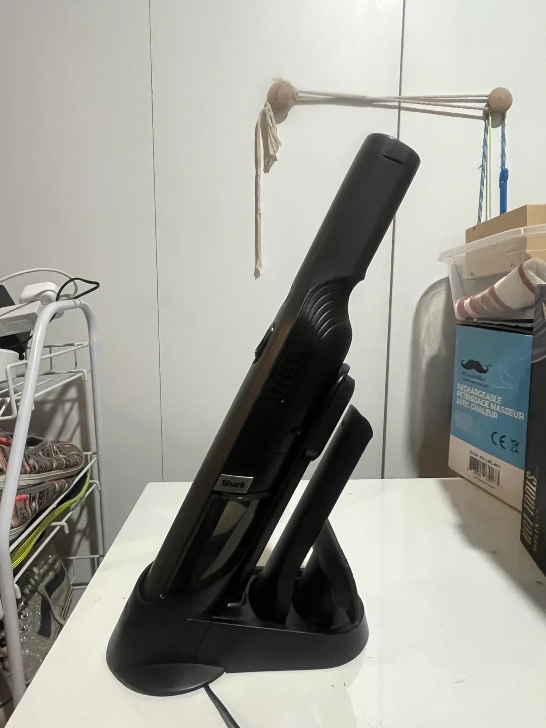 Shark Wandvac cord free handheld image indicator(2)