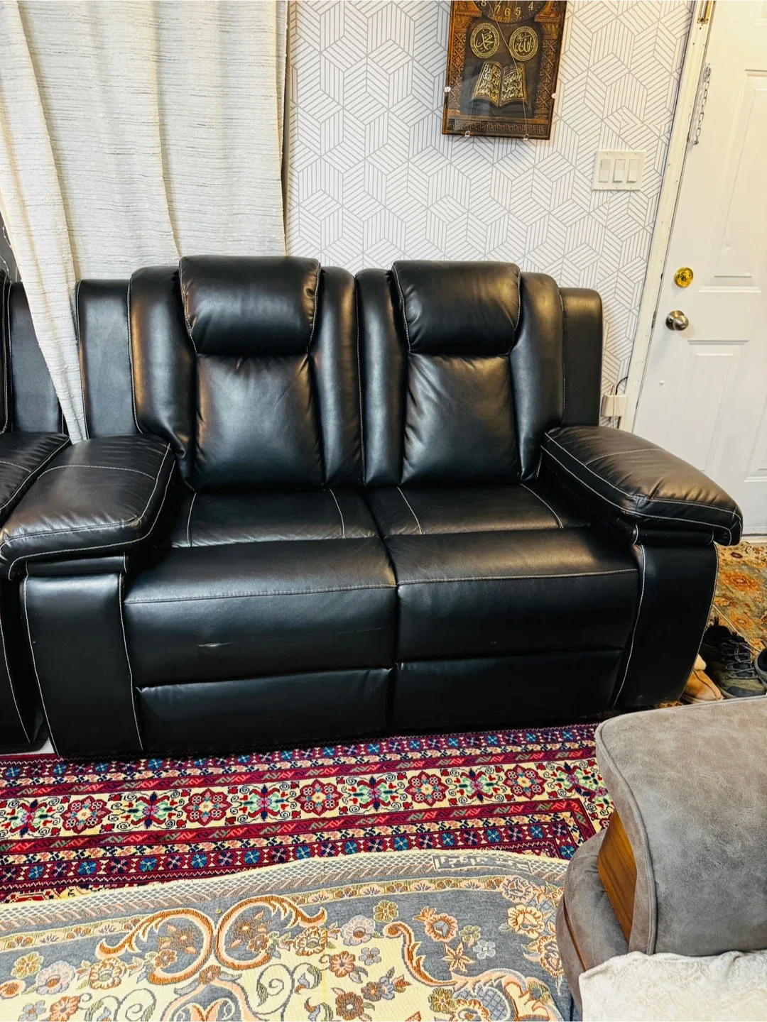 Black Leather Reclining Sofa Set image indicator(3)