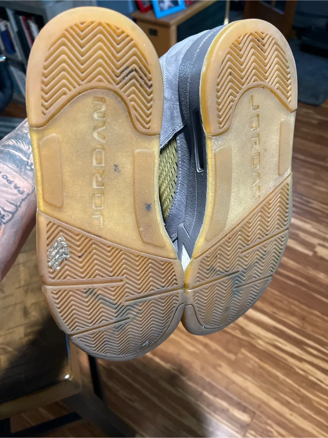 Air Jordan 5 Retro Grey image indicator(5)