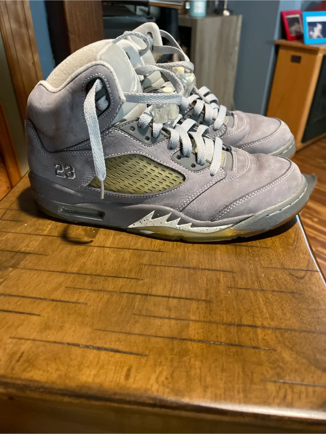 Air Jordan 5 Retro Grey image indicator(2)