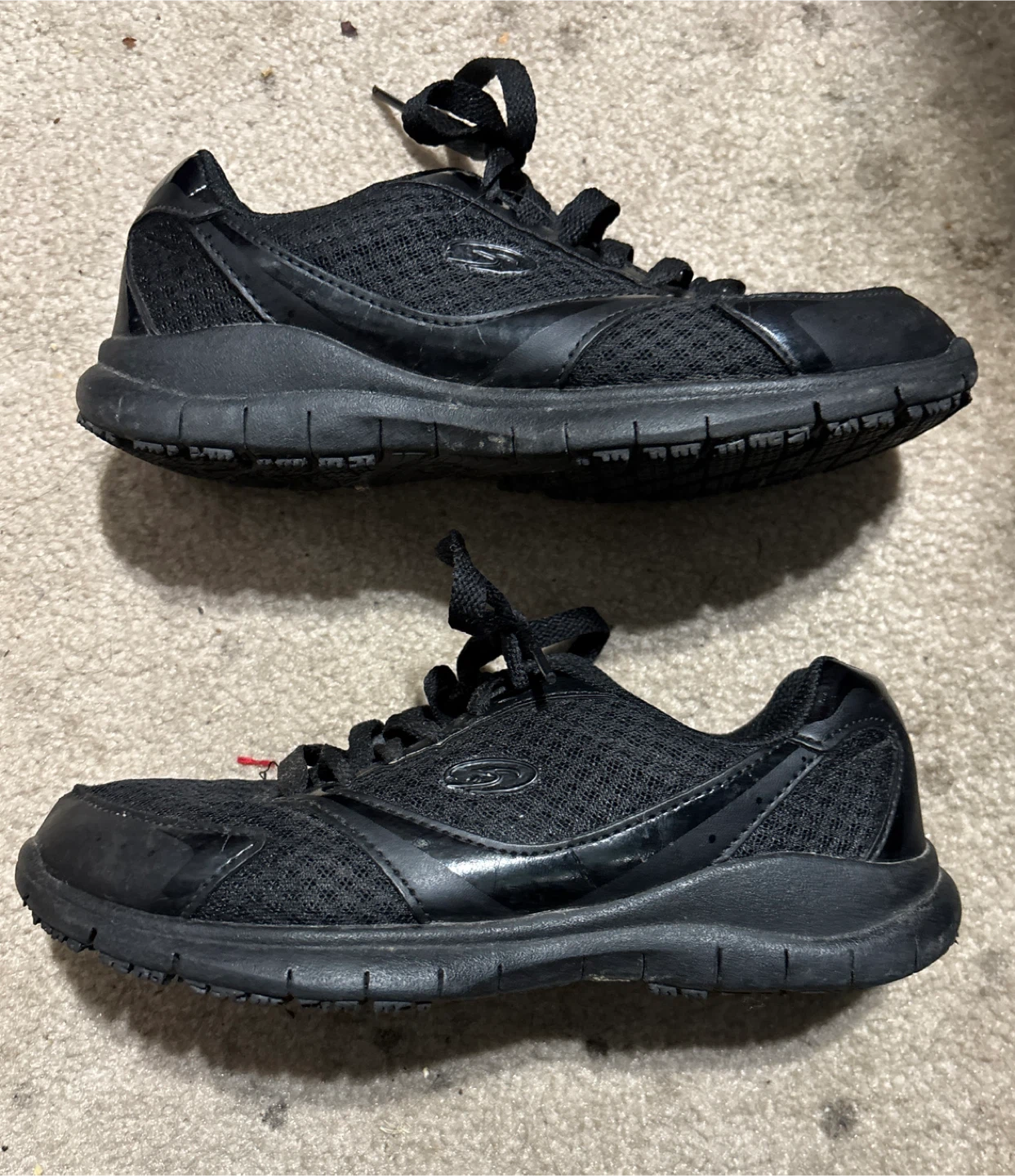 Skechers Invite Black Shoes - Size 6W - photo 3