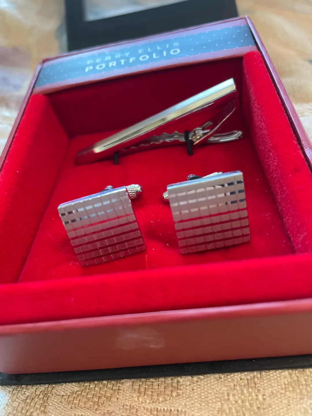 Perry Ellis Portfolio Cufflink & Tie Clip Set image indicator(2)