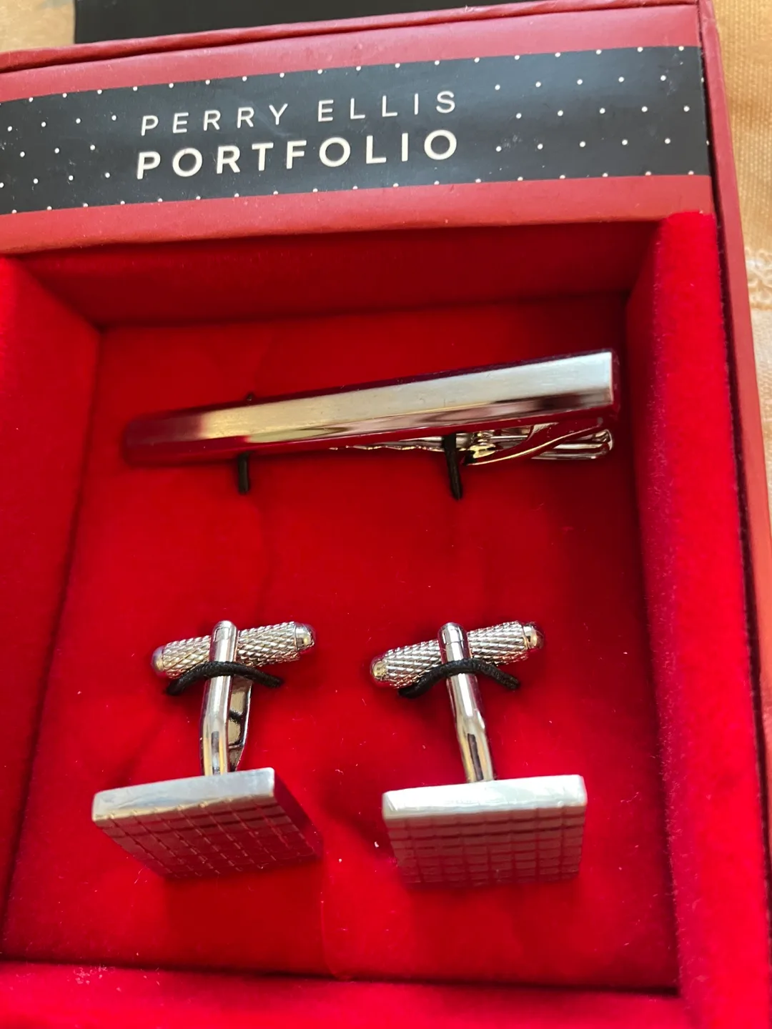 Perry Ellis Portfolio Cufflink & Tie Clip Set image indicator(3)