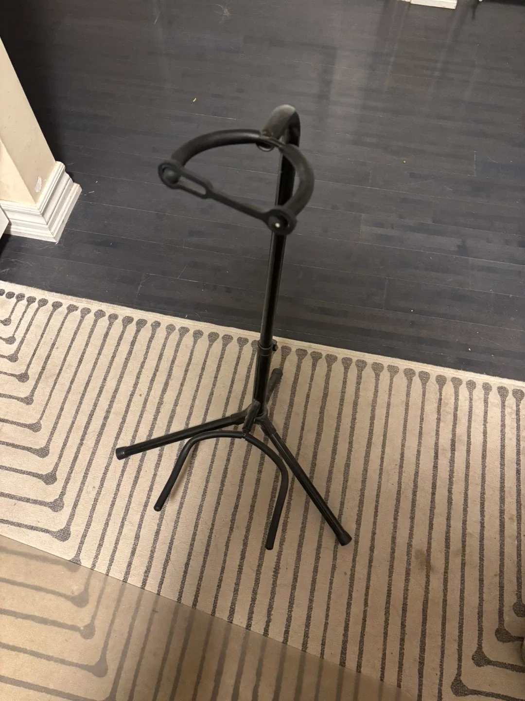 Guitar stand