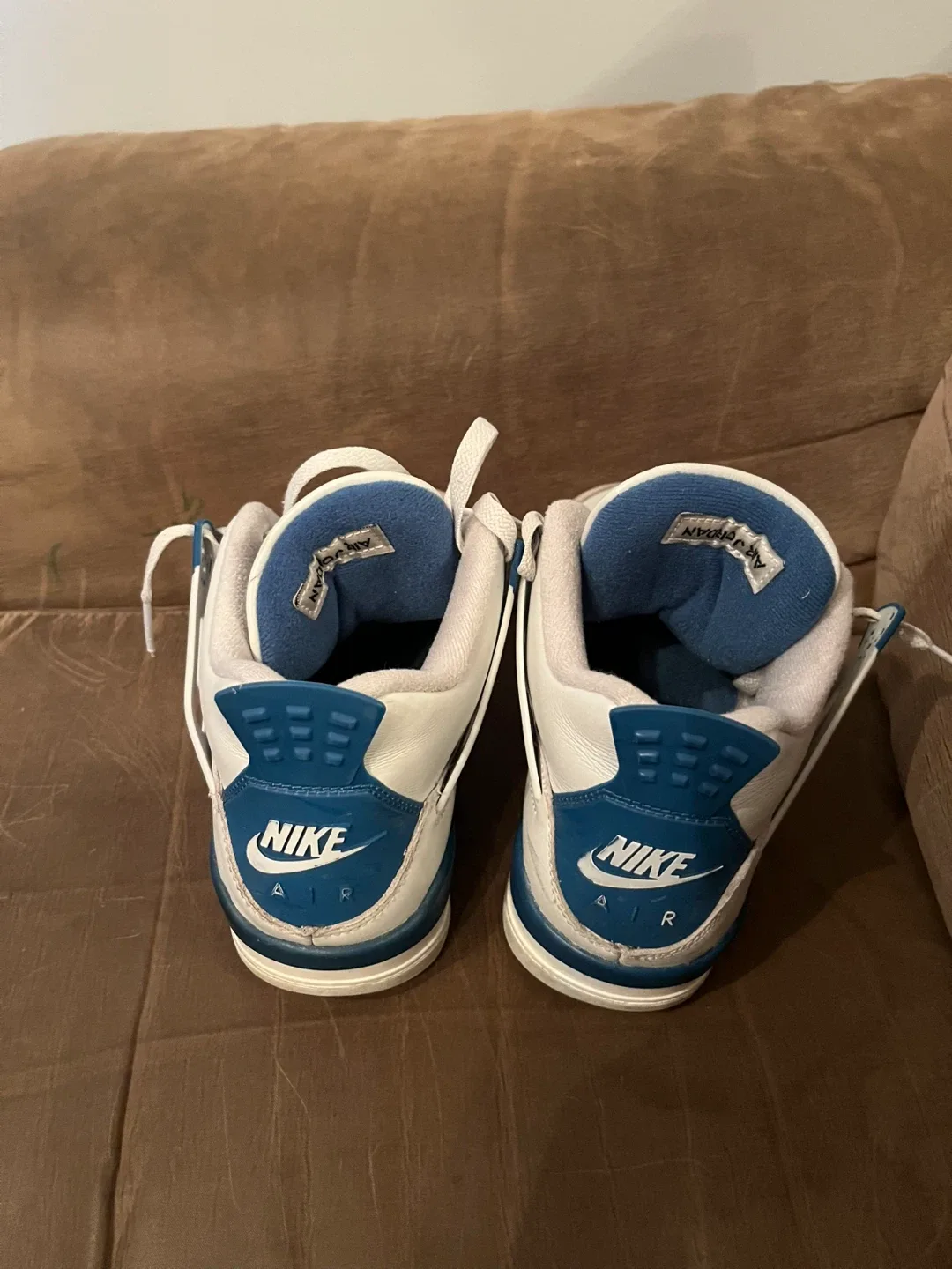 Nike Air Jordan 4 Retro - Size 6.5 image indicator(4)