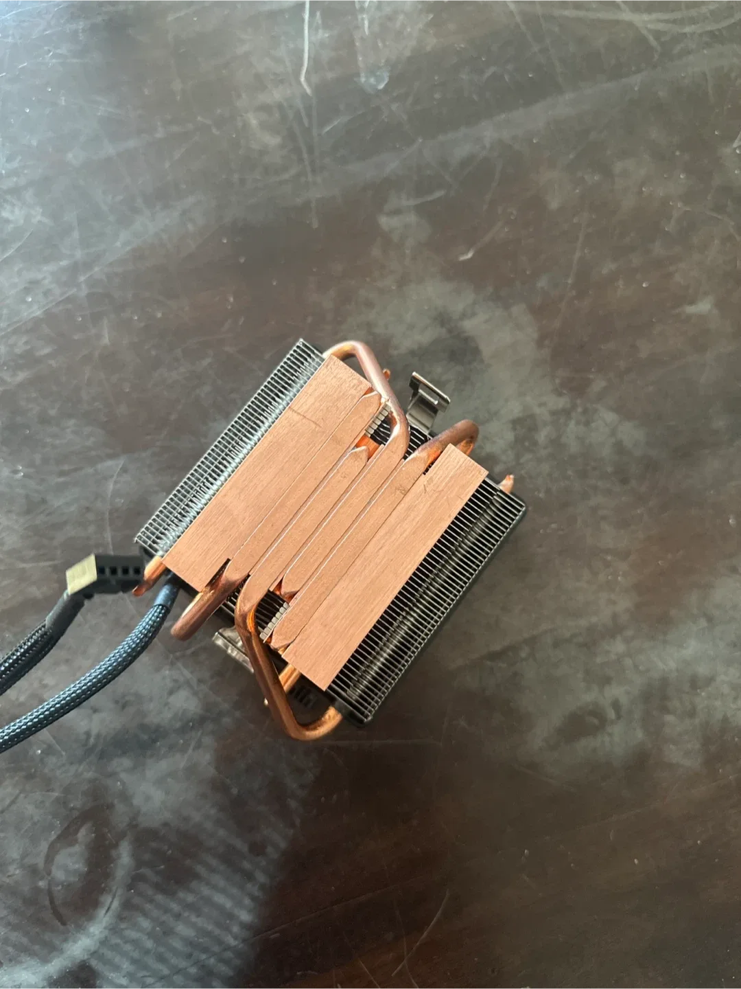 AMD CPU Cooler with RGB image indicator(2)