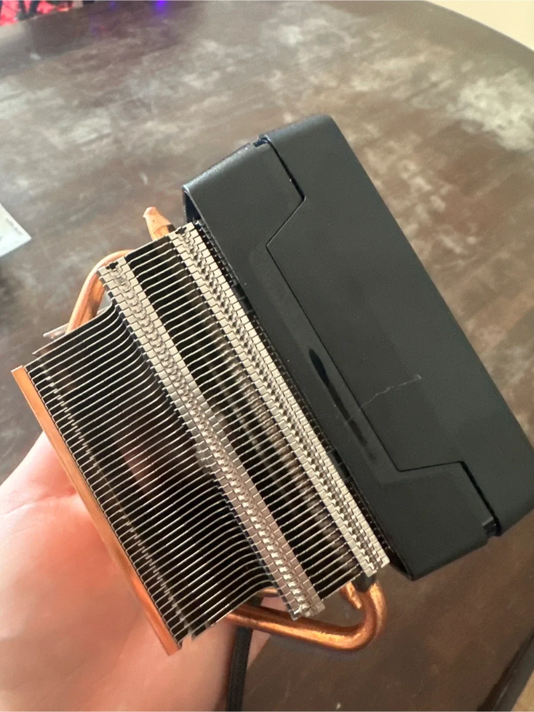 AMD CPU Cooler with RGB image indicator(3)