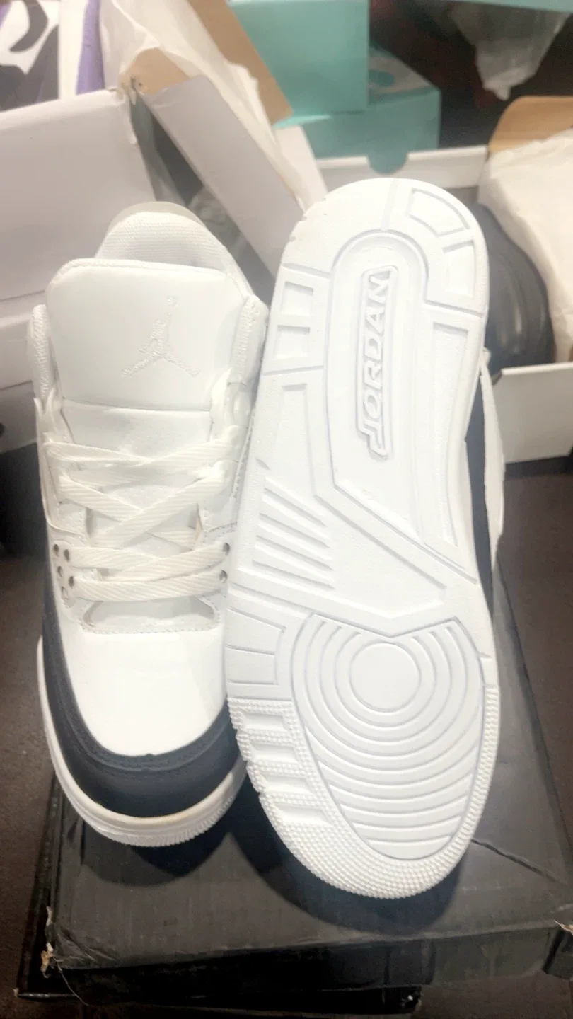 Jordan 3 Retro White/Black image indicator(4)