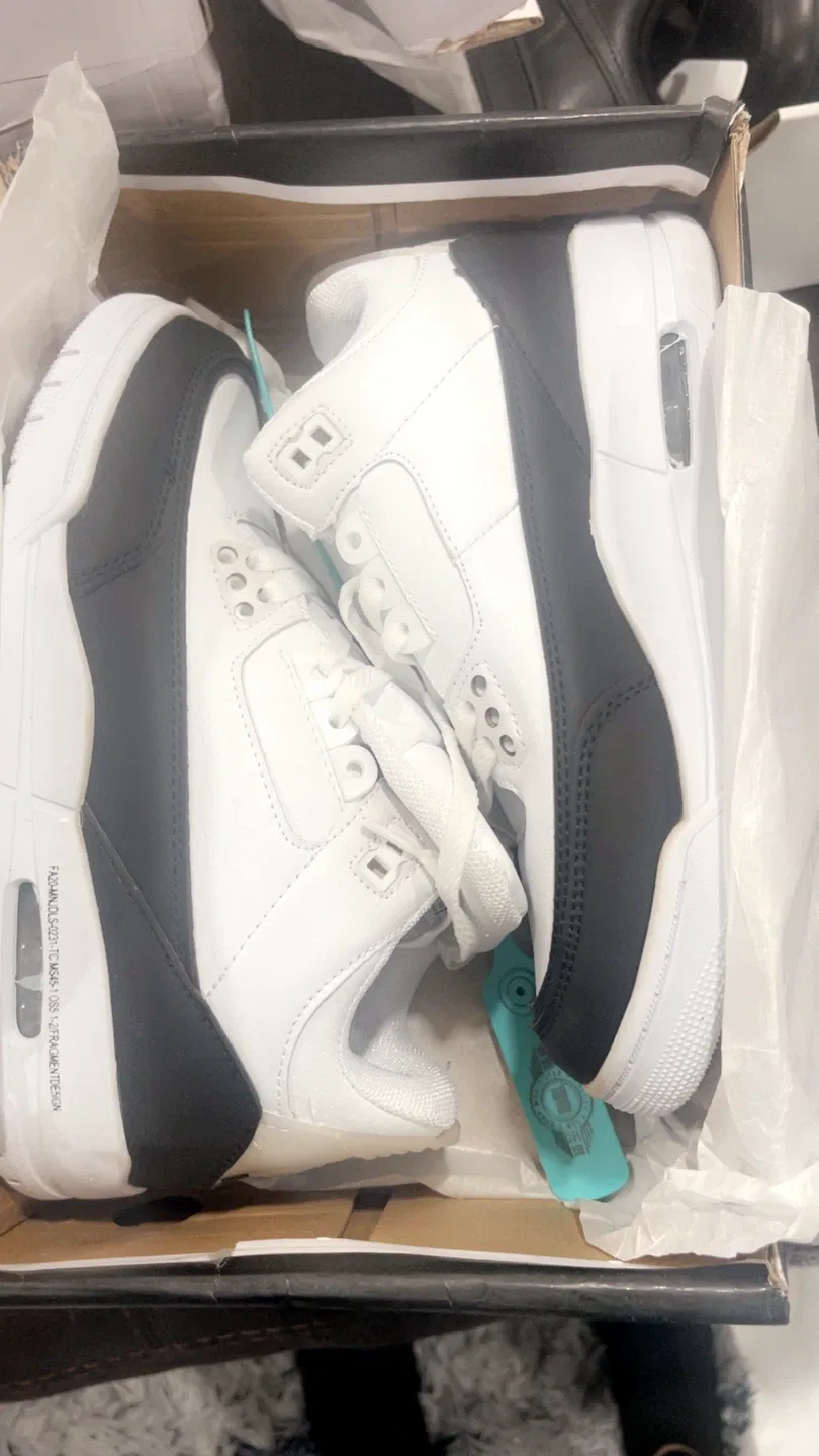 Jordan 3 Retro White/Black image indicator(6)