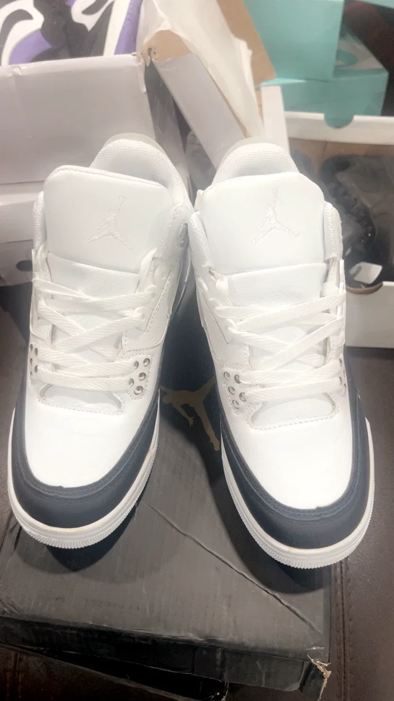 Jordan 3 Retro White/Black image indicator(7)