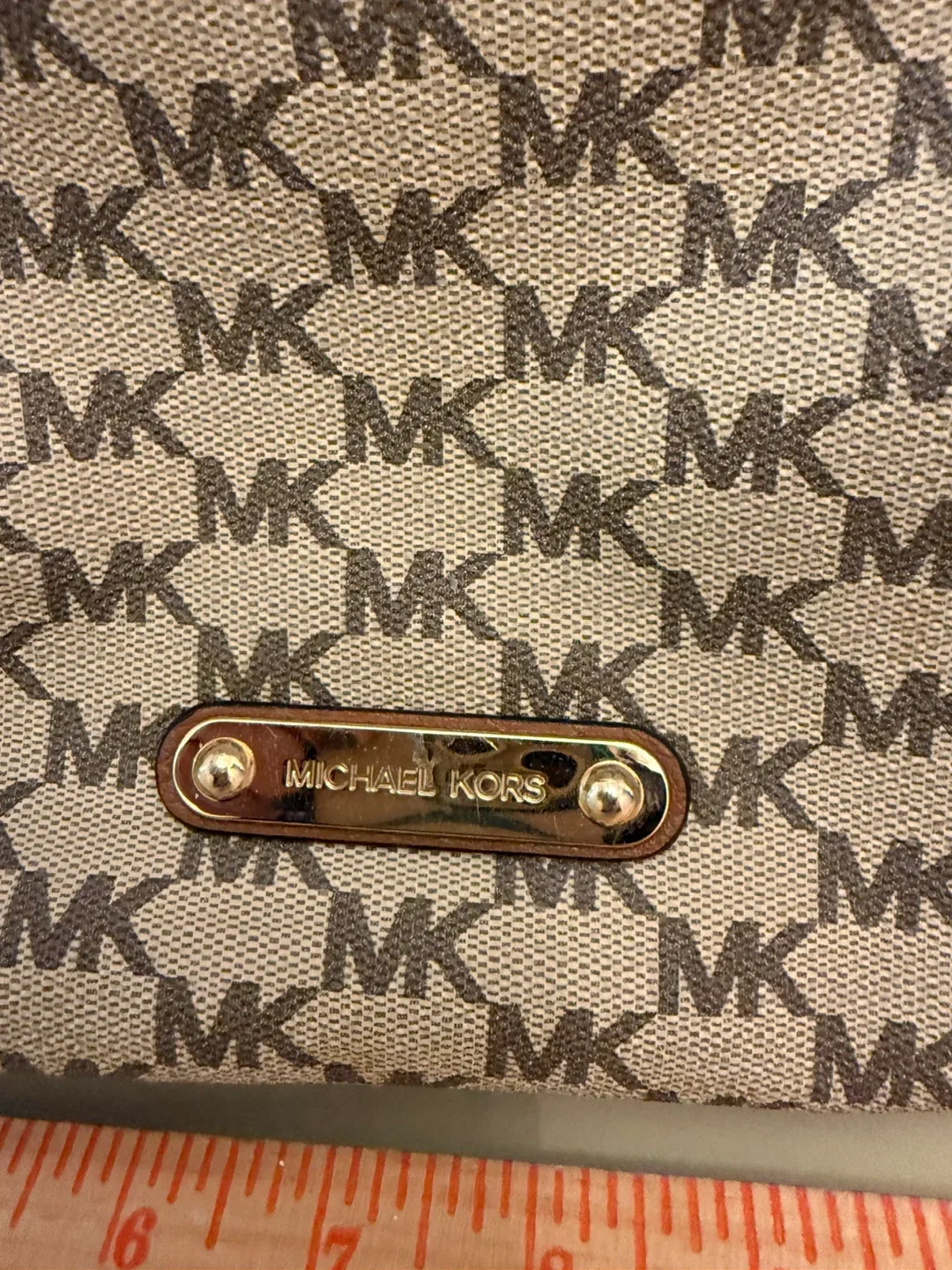 Michael Kors handbag image indicator(2)