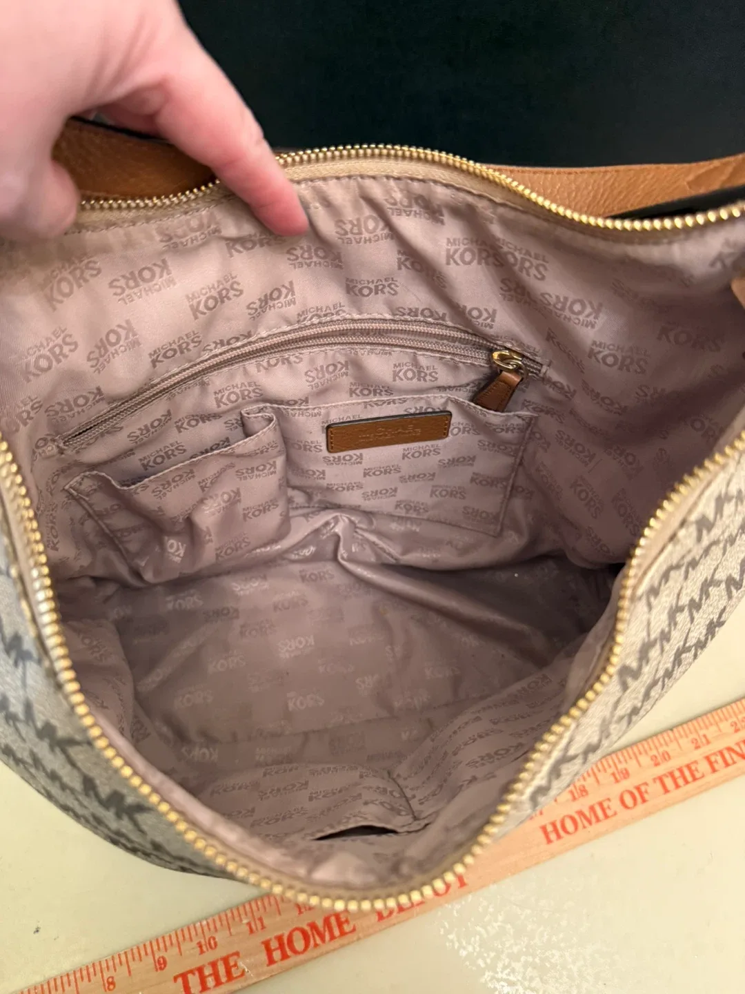 Michael Kors handbag image indicator(7)