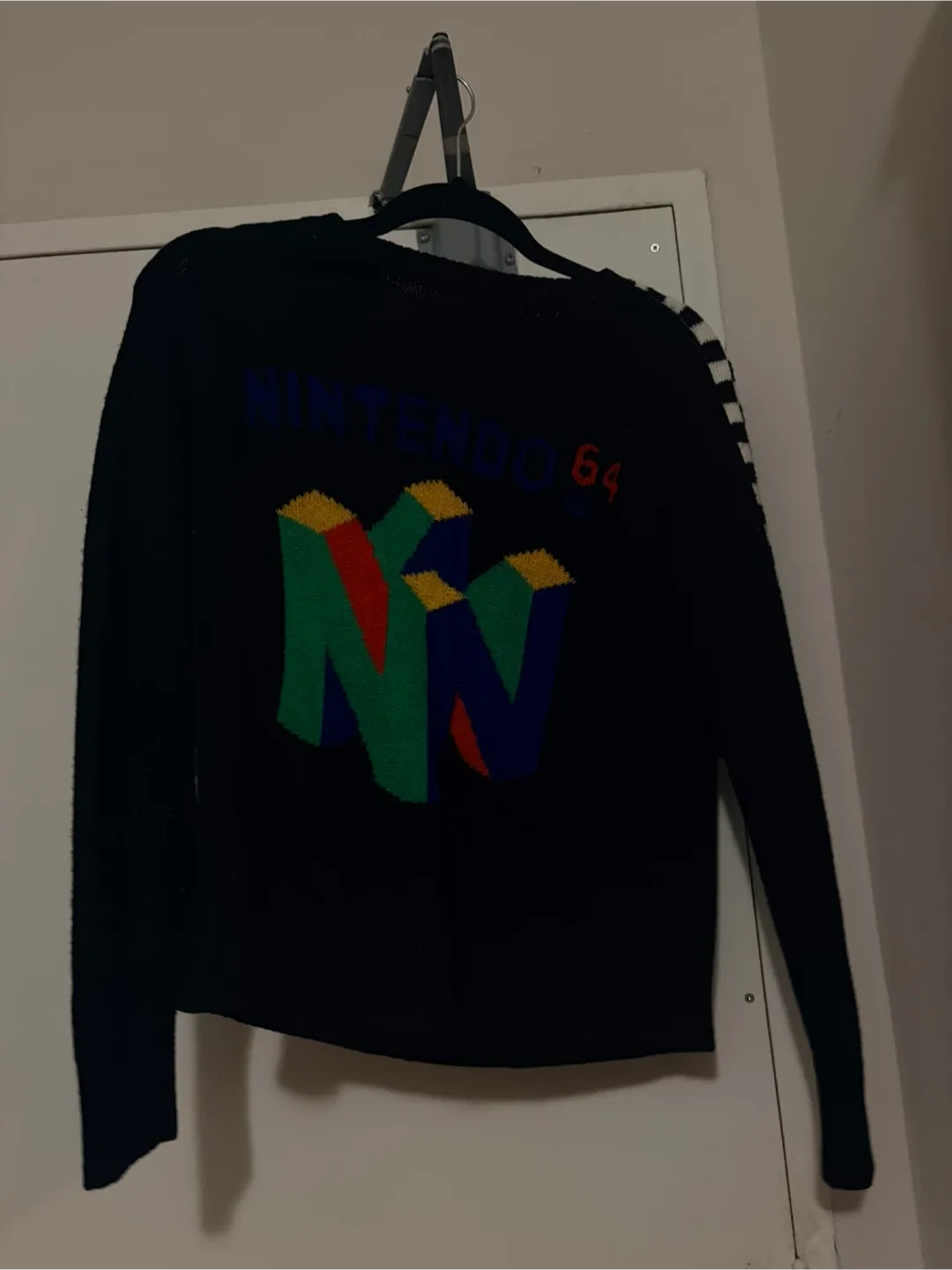 Vintage Nintendo 64 Black Sweater - Size S image indicator(3)